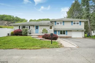 22 Federal Hill Rd, Pompton Lakes, NJ 07442 - Photo 1