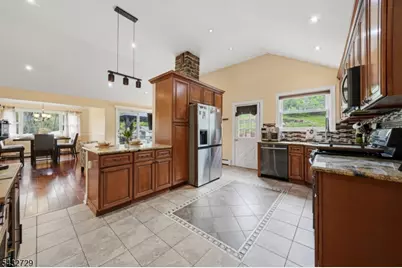 22 Federal Hill Rd, Pompton Lakes, NJ 07442 - Photo 10