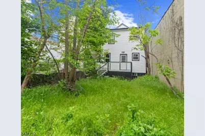 654 S 12th St, Newark, NJ 07103 - Photo 24