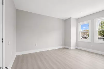 654 S 12th St, Newark, NJ 07103 - Photo 12