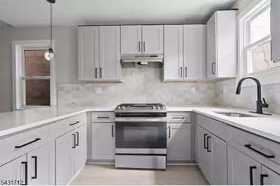 654 S 12th St, Newark, NJ 07103 - Photo 4