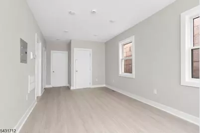 654 S 12th St, Newark, NJ 07103 - Photo 18