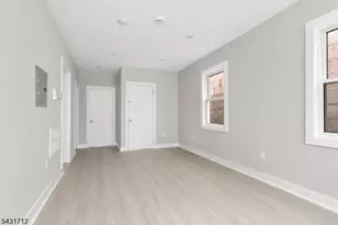 654 S 12th St, Newark, NJ 07103 - Photo 18