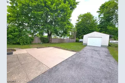 35 Butler St, Franklin, NJ 07416 - Photo 4