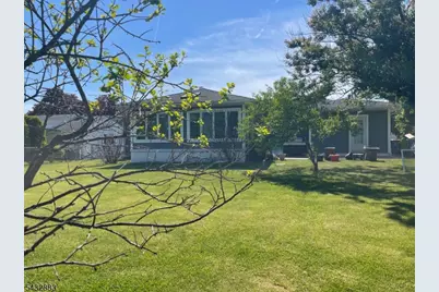72 Meehan Ave, Raritan, NJ 08869 - Photo 4