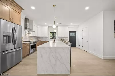 24 Richard Scott Ct, Haledon, NJ 07508 - Photo 10