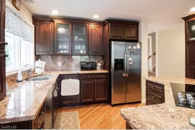 28 Old Fourth Dr, Jefferson Township, NJ 07438 - Photo 2