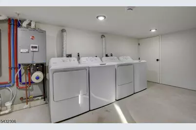 135 Forest St #2F, Montclair, NJ 07042 - Photo 14