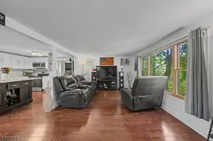 10 South Pkwy, Jefferson Township, NJ 07885 - Photo 12