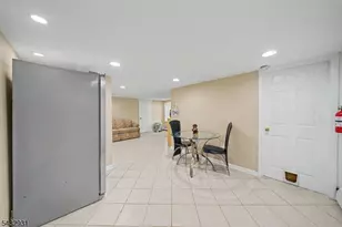 10 South Pkwy, Jefferson Township, NJ 07885 - Photo 32