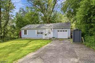 20 Dogwood Rd, Wantage, NJ 07461 - Photo 2