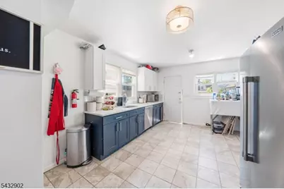 41 Edgar St, East Orange, NJ 07018 - Photo 6