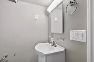 250 Powers St, New Brunswick, NJ 08901 - Photo 32