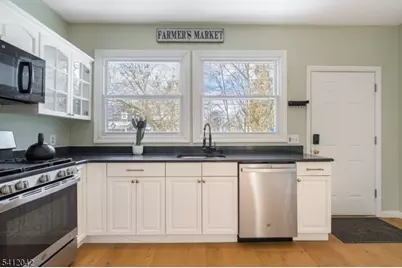 30 Sussex Ave #1, Morristown, NJ 07960 - Photo 6