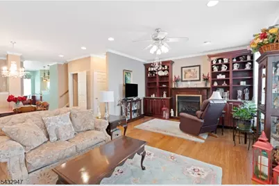 18 Kentworth Ct, Raritan Township, NJ 08822 - Photo 6