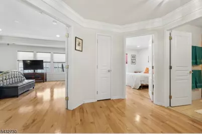 8 Yorktown Ln, Totowa, NJ 07512 - Photo 20