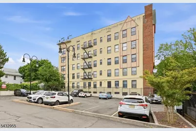 5 Pomona Ave #2C, Newark, NJ 07112 - Photo 32
