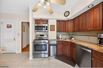 135 Warren Ave, Roselle Park, NJ 07204 - Photo 14