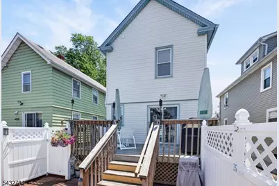 135 Warren Ave, Roselle Park, NJ 07204 - Photo 6