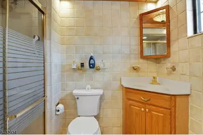 403 Betty Lane, Mine Hill Twp., NJ 07803 - Photo 20