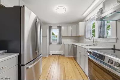 6 Highland Ave, Flemington, NJ 08822 - Photo 2