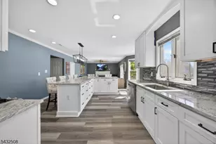 22 Lauren Ln, Vernon Twp., NJ 07461 - Photo 6