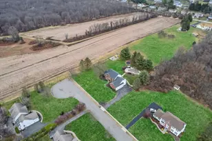 6 Fieldcrest Dr, Mount Olive, NJ 07828 - Photo 4