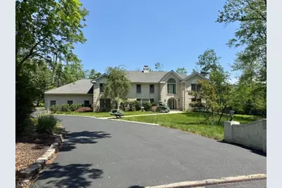 60 Evergreen Ln, Watchung, NJ 07069 - Photo 2