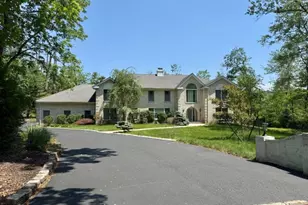 60 Evergreen Ln, Watchung, NJ 07069 - Photo 2
