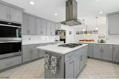 60 Evergreen Ln, Watchung, NJ 07069 - Photo 10