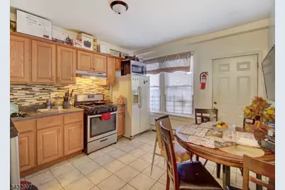 426 E 18th St, Paterson, NJ 07524 - Photo 10