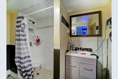 426 E 18th St, Paterson, NJ 07524 - Photo 22