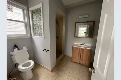 8 Treacy Ave, Newark, NJ 07108 - Photo 4