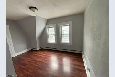 8 Treacy Ave, Newark, NJ 07108 - Photo 2
