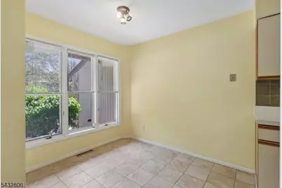 33 Cedarwood Ter., Woodland Park, NJ 07424 - Photo 12