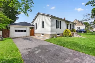 515 Lynda Rd, Lopatcong Township, NJ 08865 - Photo 2