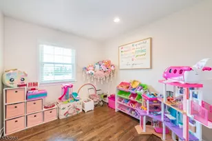 3 Knoll Rd, Fairfield, NJ 07004 - Photo 22