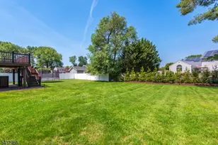 3 Knoll Rd, Fairfield, NJ 07004 - Photo 34