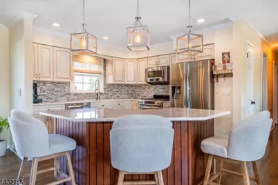 3 Knoll Rd, Fairfield, NJ 07004 - Photo 8