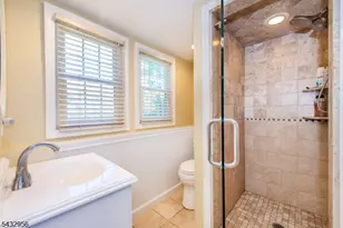 3 Knoll Rd, Fairfield, NJ 07004 - Photo 28