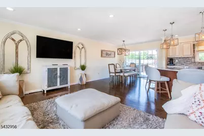 3 Knoll Rd, Fairfield, NJ 07004 - Photo 6