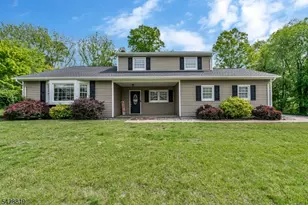 11 Manchester Dr, Hanover Township, NJ 07981 - Photo 1