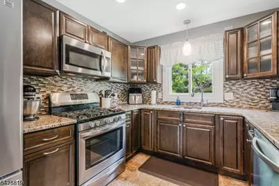 11 Manchester Dr, Hanover Township, NJ 07981 - Photo 14