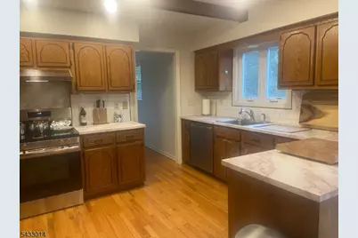 21 Berkshire Ct, Bedminster Township, NJ 07921 - Photo 4
