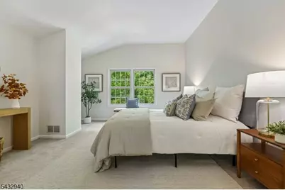 32 Kent Dr, Roseland, NJ 07068 - Photo 14