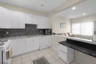 158 Autumn Ridge Rd, Parsippany, NJ 07950 - Photo 4
