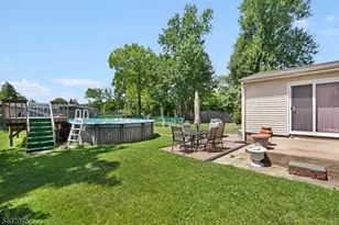 15 Volker Ln, Livingston, NJ 07039 - Photo 4