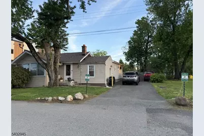 15 Volker Ln, Livingston, NJ 07039 - Photo 2