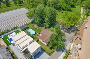 15 Volker Ln, Livingston, NJ 07039 - Photo 20