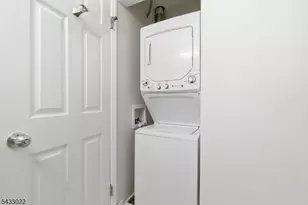 84 Mayfield Rd, Bedminster Township, NJ 07921 - Photo 20